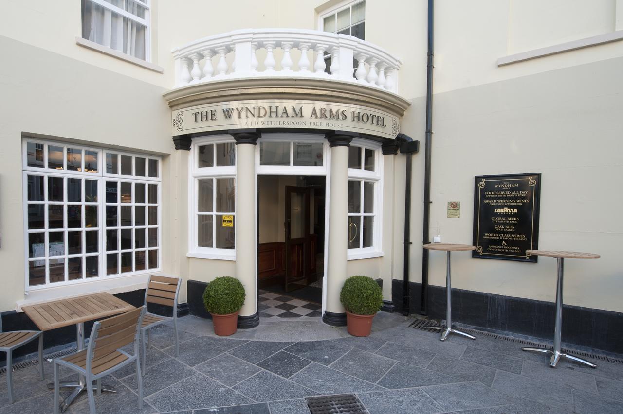 The Wyndham Arms-Wetherspoon Hotel Bridgend  Exterior photo
