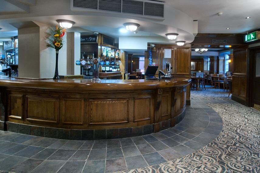 The Wyndham Arms-Wetherspoon Hotel Bridgend  Exterior photo